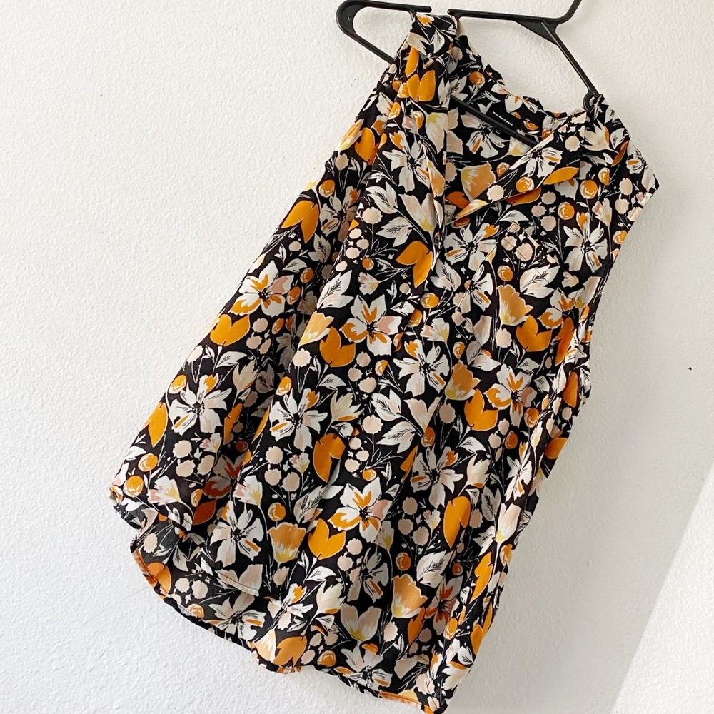 Button down sleeveless workwear shirt